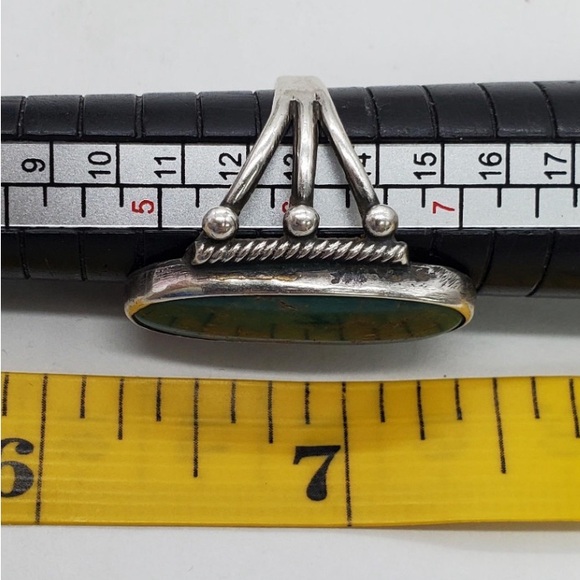 Vintage Sterling Turquoise Gemstone
Approx Ring sz 6.5 - Picture 9 of 9